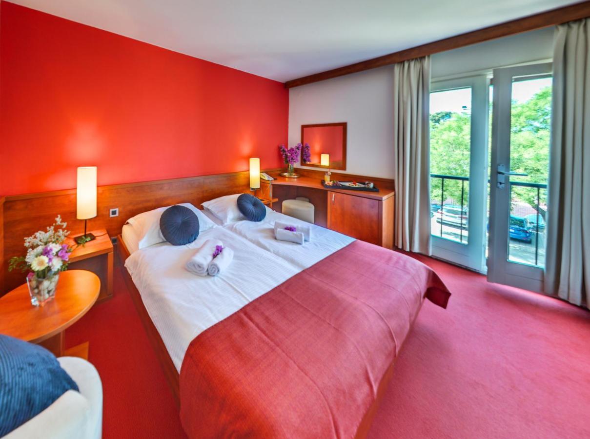 Hotel Villa Donat Свети свети Филип и Яков Стая снимка