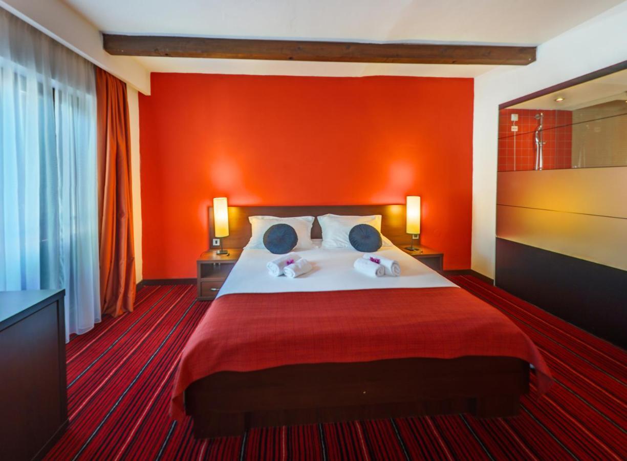Hotel Villa Donat Свети свети Филип и Яков Екстериор снимка