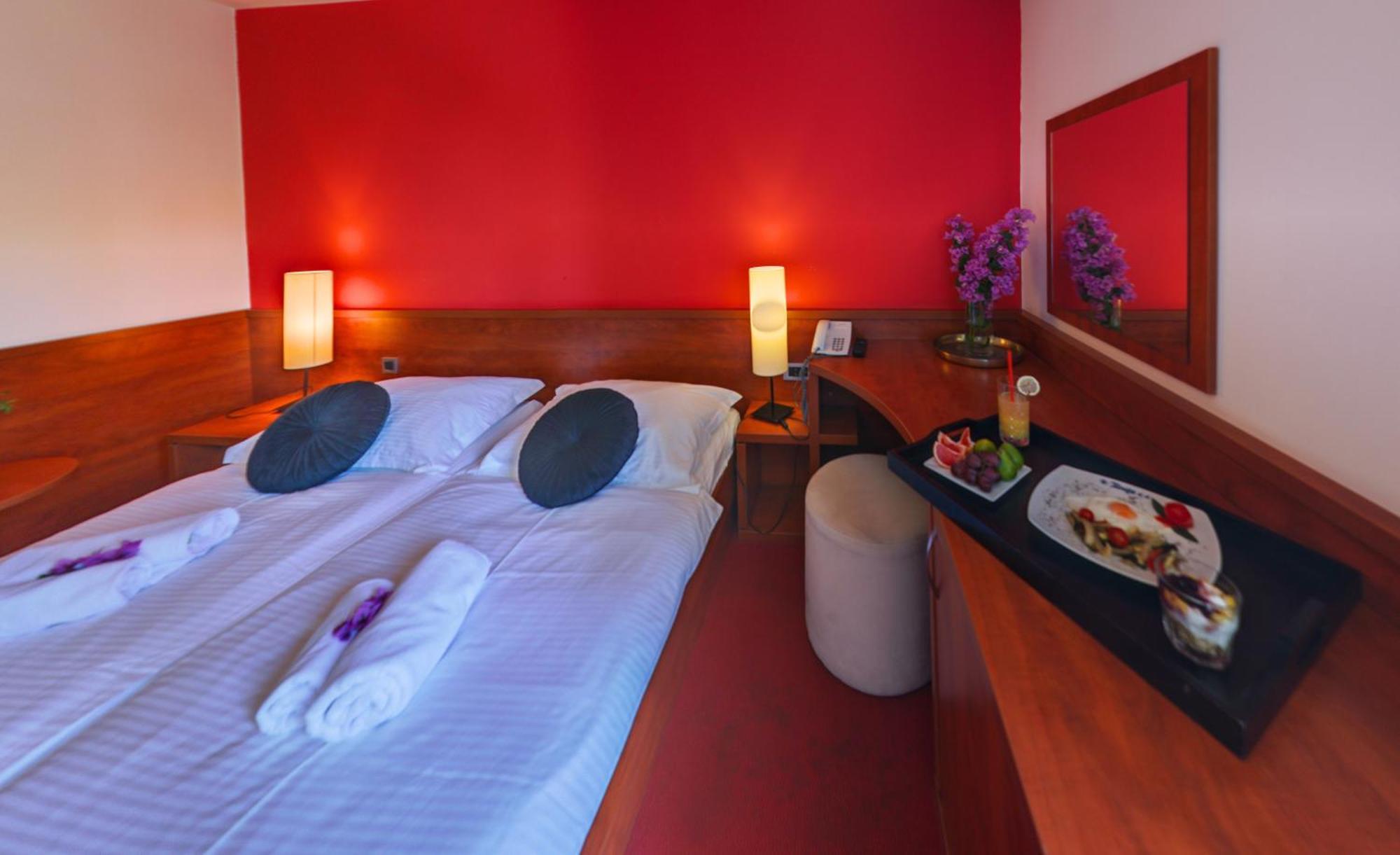 Hotel Villa Donat Свети свети Филип и Яков Стая снимка