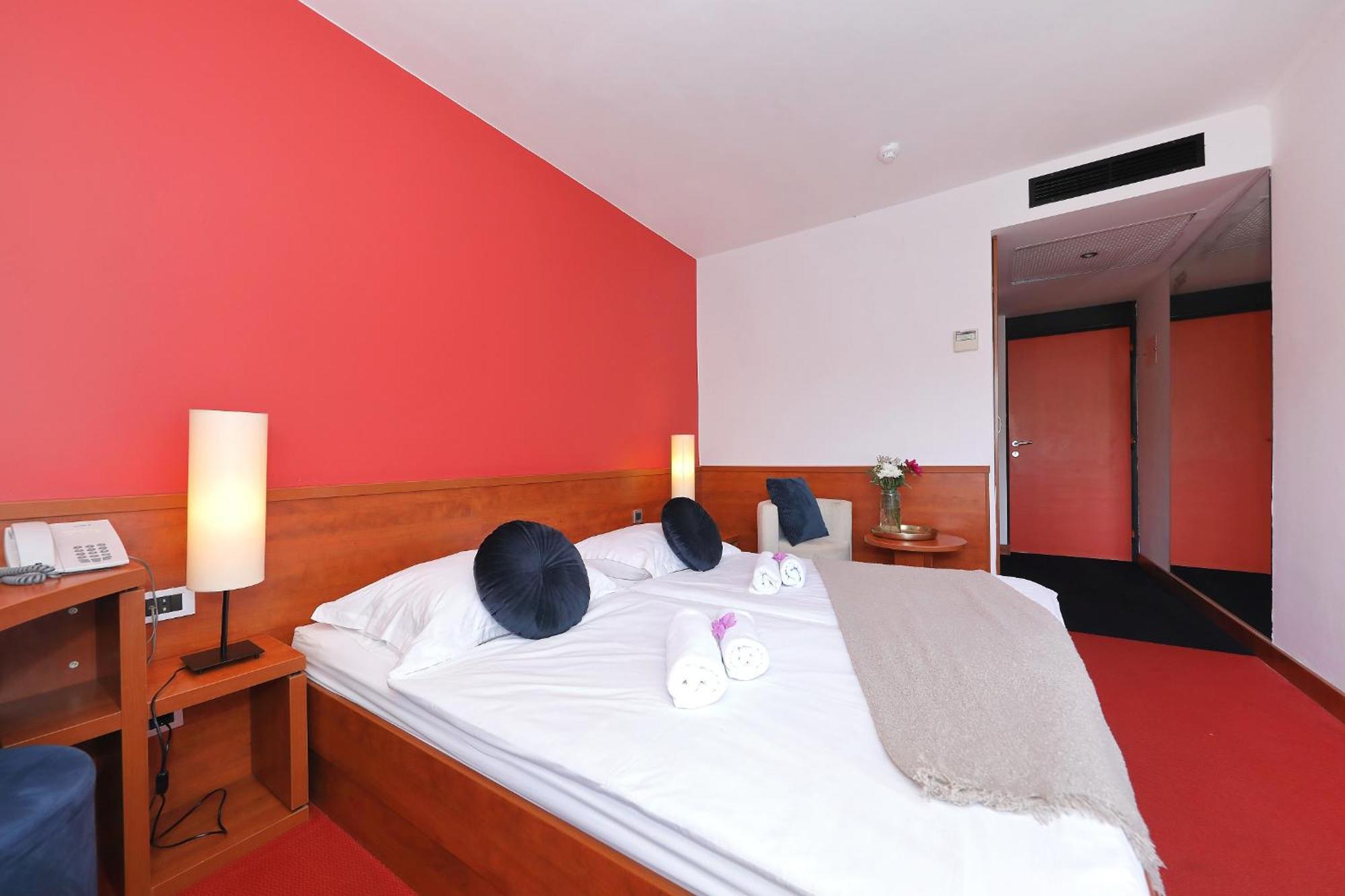 Hotel Villa Donat Свети свети Филип и Яков Стая снимка