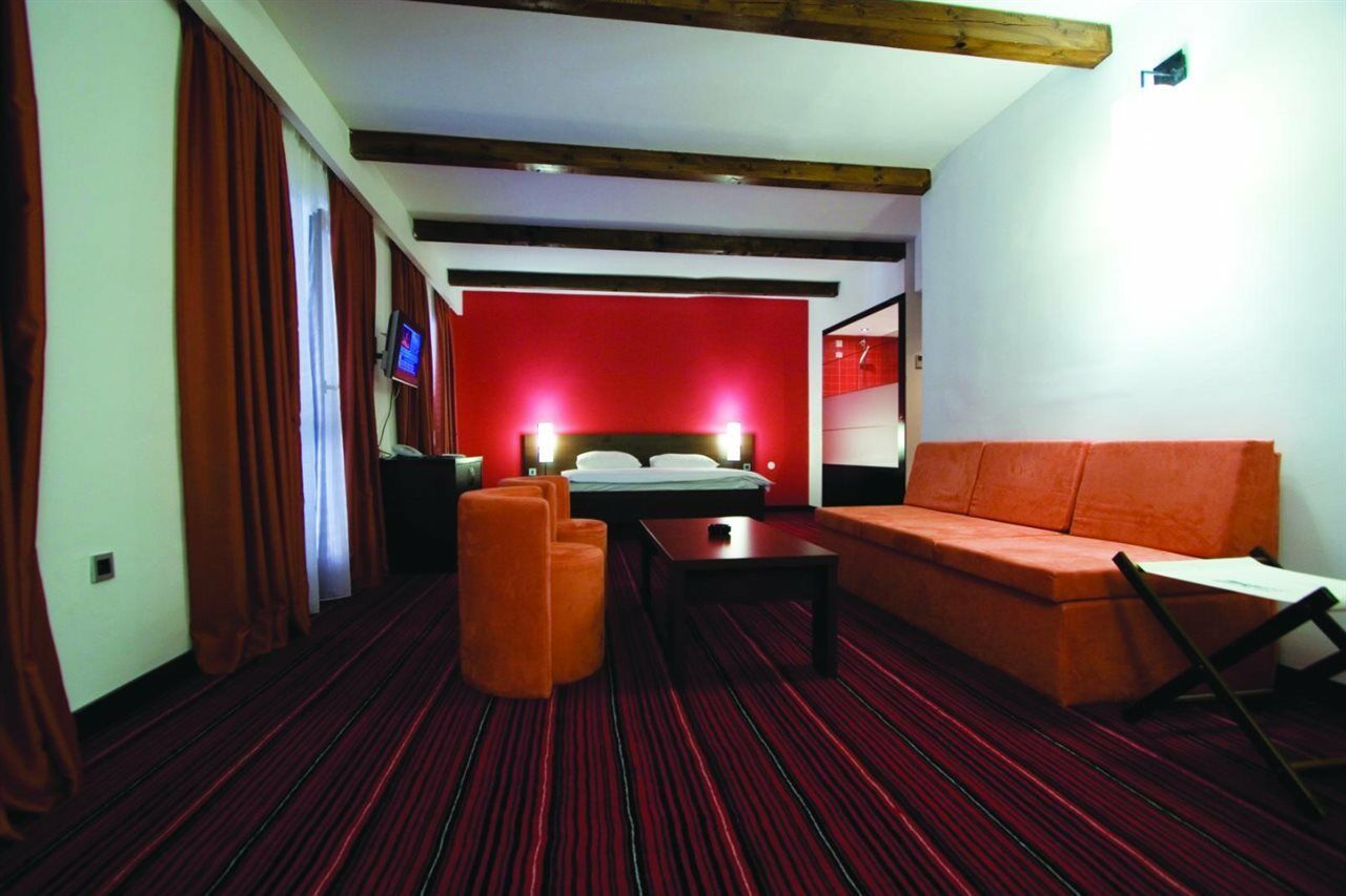 Hotel Villa Donat Свети свети Филип и Яков Екстериор снимка